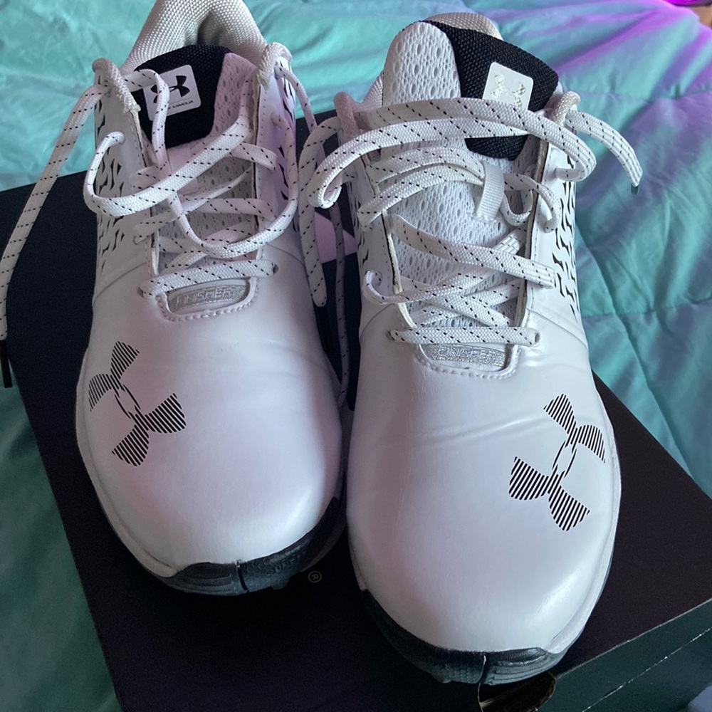 UA under armour finisher turf 7.5 (women‘s lacrosse)